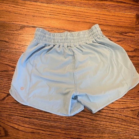 Lulu Hotty Hot High-Rise Line Short 4" - Picture 2 of 3